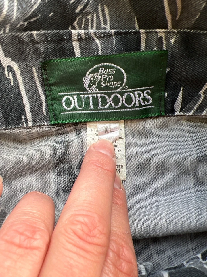 Vintage Bass Pro Shops Outdoors Gray Camouflage Button-Up Shirt Mens XL P3 - Image 4 of 4