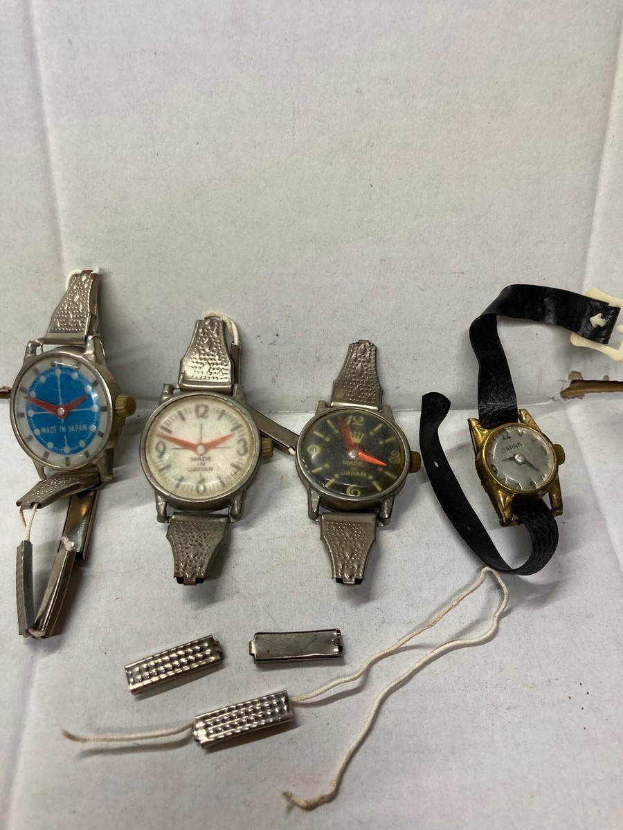 Set di 4 OROLOGI GIOCATTOLO in Latta Made in Japan Vintage  display picture 1