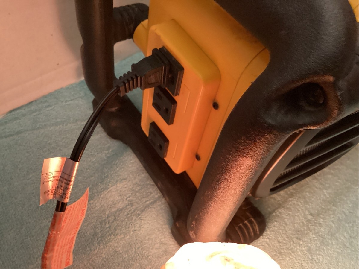 Dewalt DC012 Work Site Charger / Radio 12A 60Hz 120V For Dewalt DC012 Work Site Charger / Radio 12A 60Hz 120V For