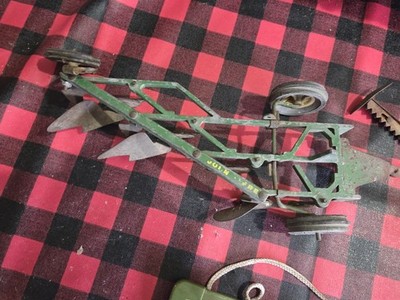 VINTAGE ERTL JOHN DEERE 4 BOTTOM PLOW PROJECT OR PARTS