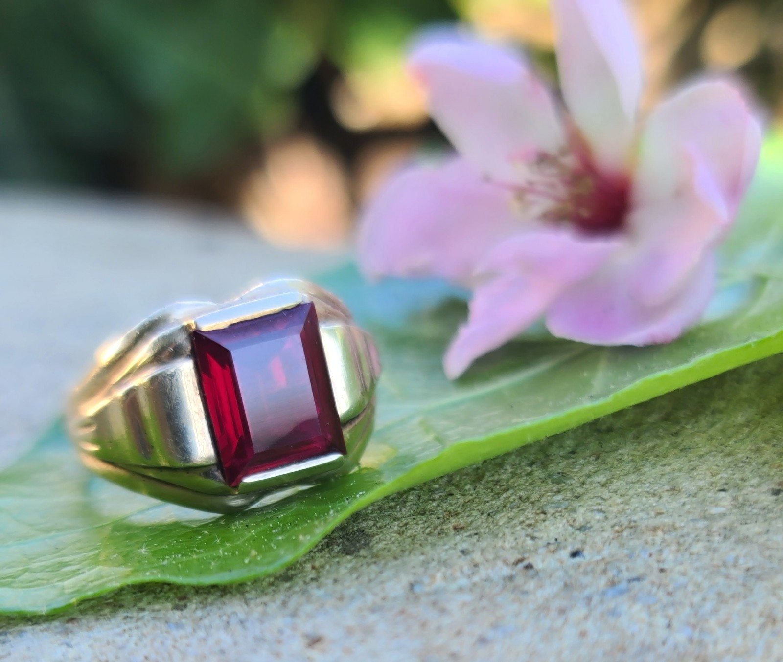 Vintage 10k Solid Yellow Gold Red Ruby Ring 4.75s… - image 1