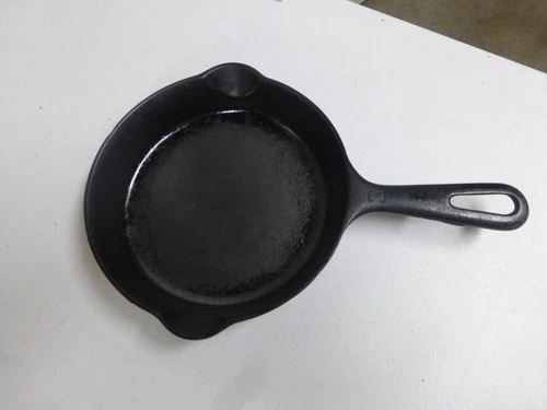 Vintage No.3 Griswold Cast Iron Skillet Block Logo, Erie, PA, 709 J USA #3