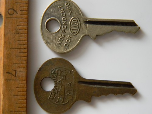 Vintage Brass Padlock Key Lot of 2 USA, = Star Mai and ILCO Independent Lock Co