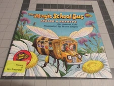 The Magic School Bus Inside a Beehive by Joanna Cole HCDJ