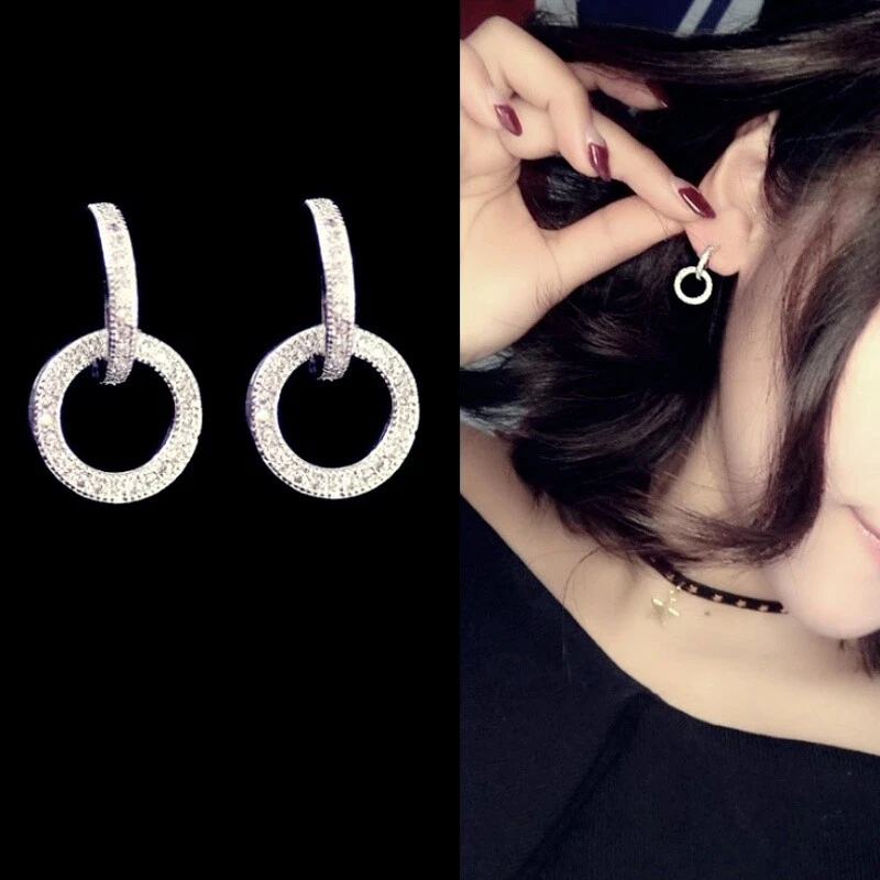 18K White Gold Filled Cubic Zirconia Studded Round Half Hoop Stud Earrings Foto 3 de 4