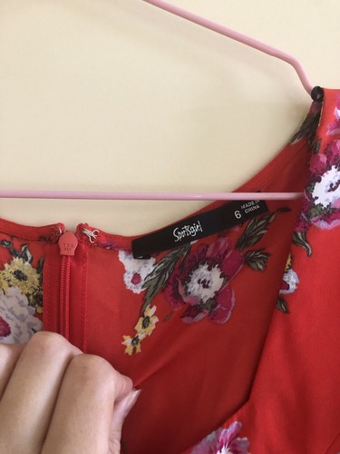 Sportsgirl Red Floral Summer Dress Size 6-8 - Picture 2 of 5