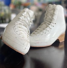 Edea Ice skates  BOOTS ONLY  Model: Motivo Color: Ivory Boot size: 200