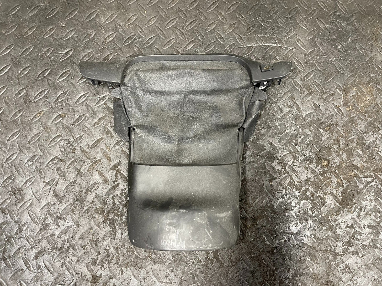 2017 AUDI R8 UPPER STEERING COLUMN COVER OEM 4S0 953 515 A