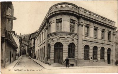 Old postcard Voiron - La Poste (296021)