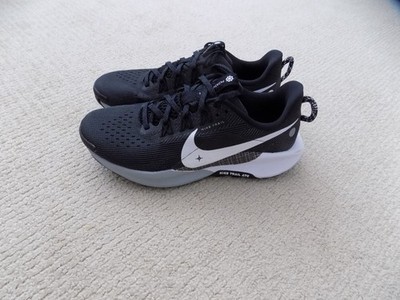 NEW WOMENS 7 8.5 NIKE REACTX PEGASUS TRAIL 5 RUNNING SHOES BLACK GREY DV3865 001
