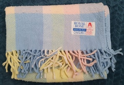 Royal Rose Vintage Kinderwagen Teppich Decke Fransen Karo Acrilan Rosa Blau Gelb GB