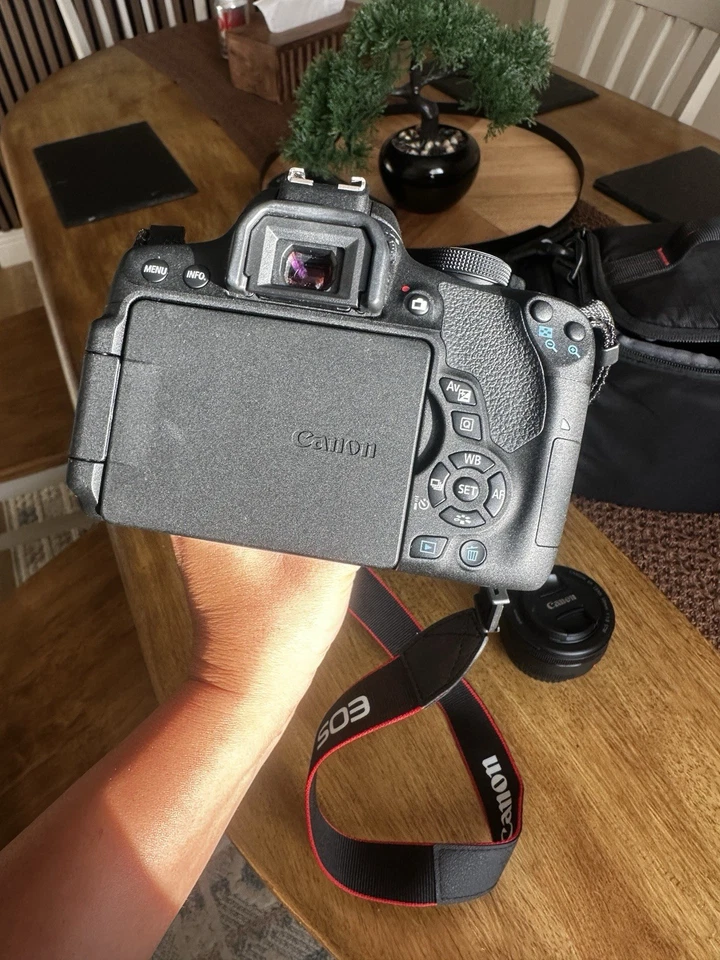 Canon EOS 750D 24.2MP Digital SLR 18-55mm + 50mm Lens Touchscreen NFC, photo 4 of 5
