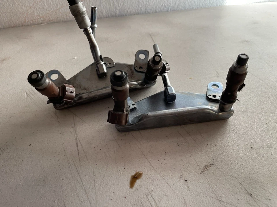 2012 Subaru Legacy Fuel Injectors Left Right 2.5liter Non Turbo  Sohc Cvt - Image 2 of 4