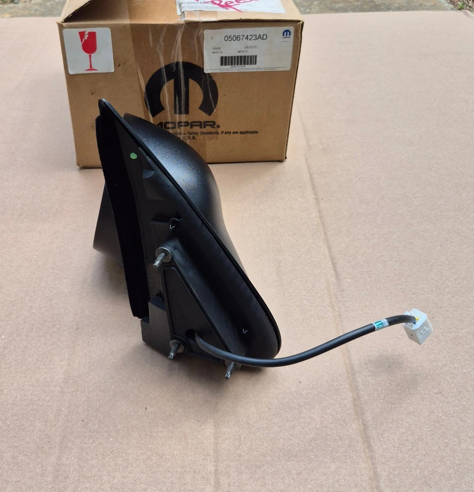 Chrysler PT Cruiser 2004-2010 nuevo espejo retrovisor eléctrico izquierdo MoPar genuino Foto 3 de 4