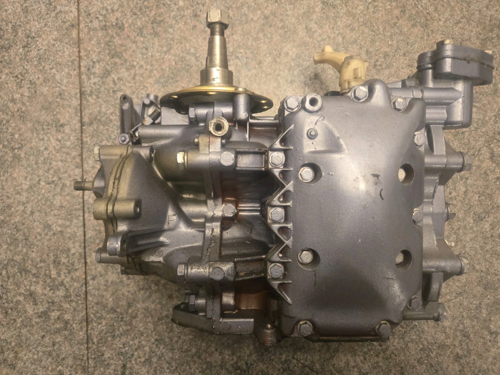 1974 Power Head Evinrude Johnson 20-25 HP Outboard