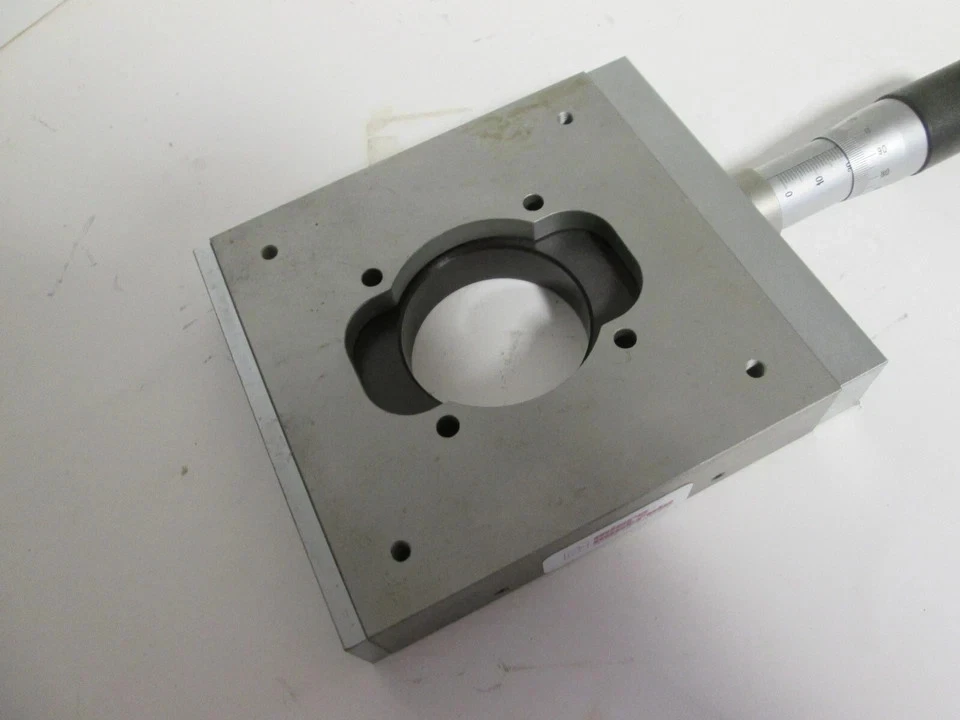 Micro-contrôle table guidage linéaire micrométrique 120X140 mm course 40 mm - Photo 2/4