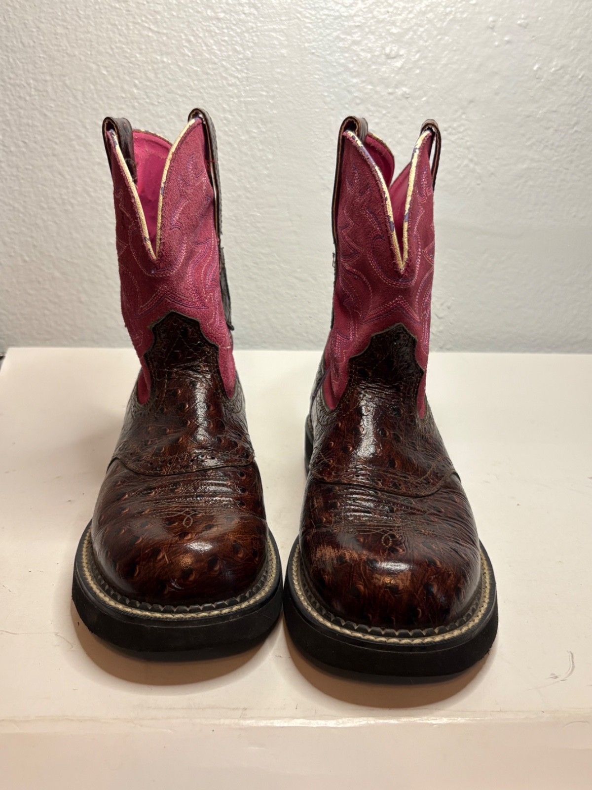 Ariat Women’s Fatbaby Boots Brown Ostrich Print Pink Suede Upper Size 9 B