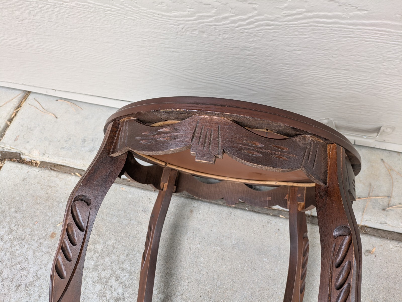 Vintage Rustic Carved Mahogany Round Pedestal Plant Stand Table Victorian Asian