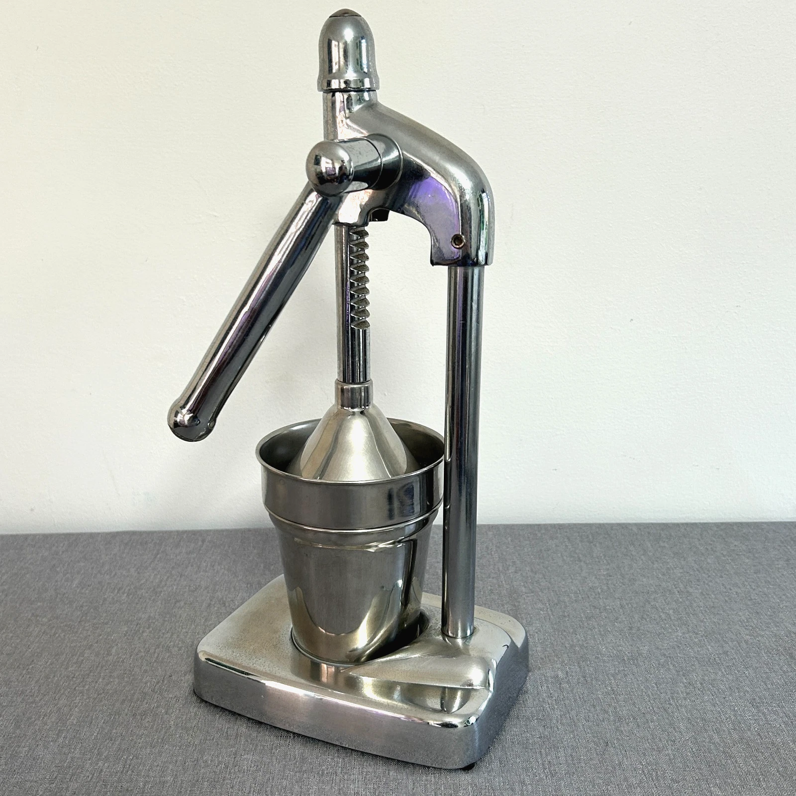 Commercial Grade Citrus Press SAN FRANCISCO HERB CO.-Heavy Duty Juicer-RRP £169
Opens in a new windo