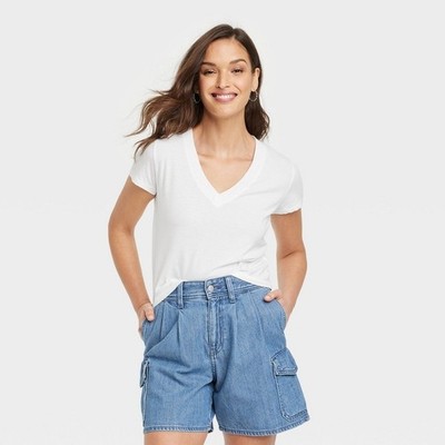 Universal Thread Women's Size Small Short Sleeve V-Neck T-Shirt White