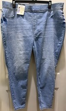 New Terra Sky Plus Medium Wash Skinny Pull-On Jegging Jean. Size 2X 20W-22W .