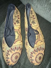 Women’s Apropos Flats Ballet Shoes Floral Tapestry  Design Size 9