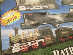 PATRIOT EXPRESS TRAIN SET BATTERY OPERATED GOLDLOK TOY ARMY THEME TRAIN AGE 8+ 682303199690 | eBay