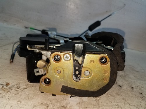 2001-2007 Toyota Highlander Right Rear Door Lock Actuator (M176) - Picture 3 of 3