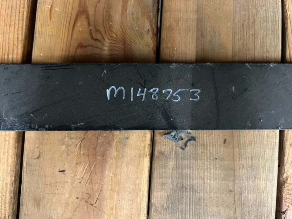 Brazo elevador John Deere parte #: M148753 Foto 2 de 2