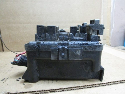 03 04 05 06 07 Chevy Express Engine Fuse Box Relay Junction Block 2003-2007 - Picture 4 of 5