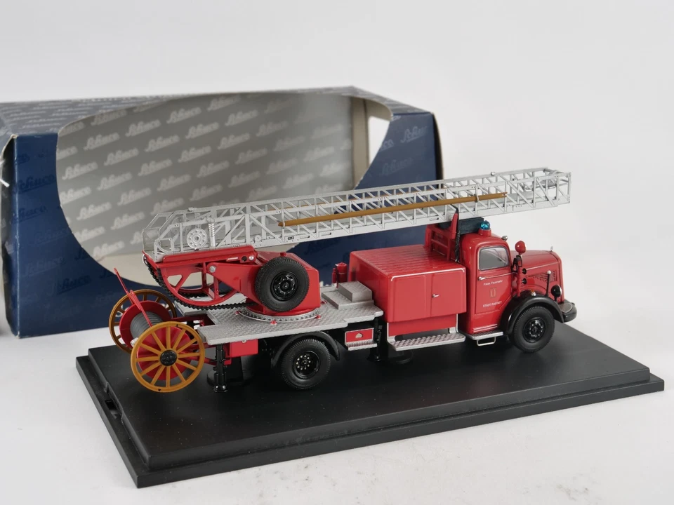 Schuco 1/43 Mercedes Benz L6600 Pompieri Camion N°03091 - Immagine 2 di 4