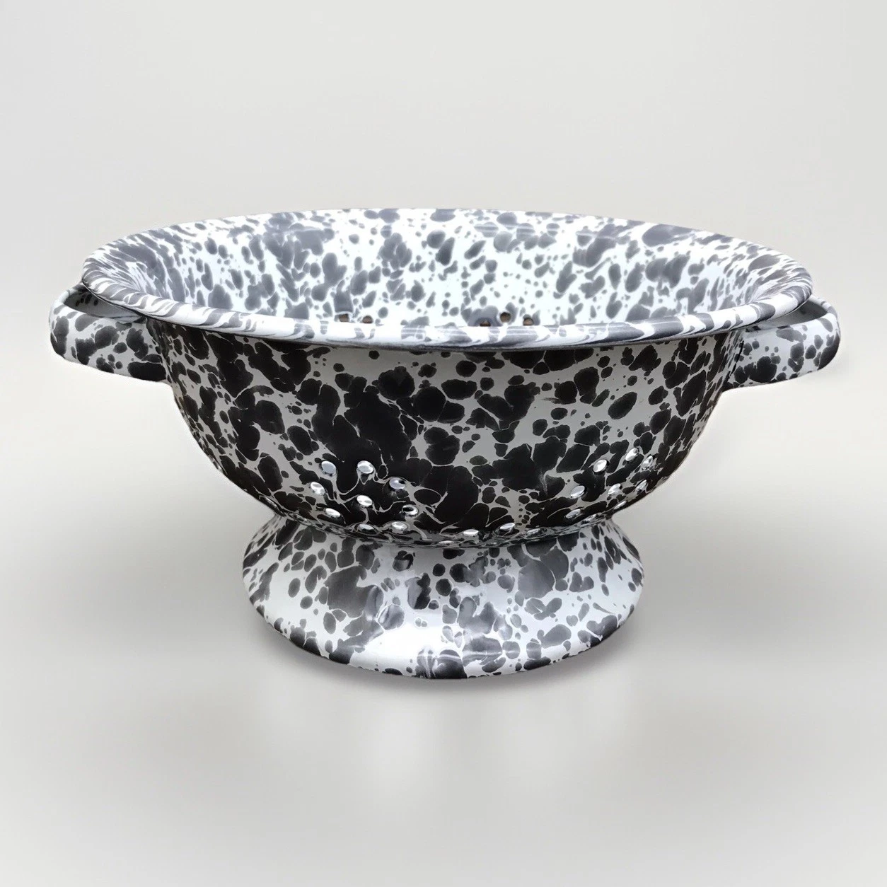 Vtg Gray + White Enamelware Granite ware Colander 8”