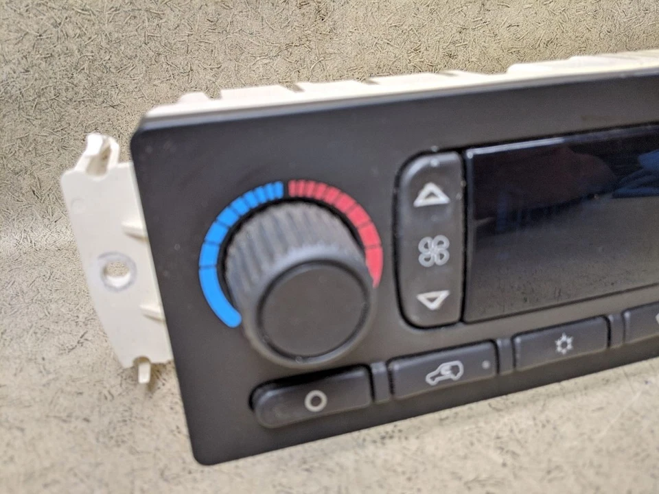 Control de clima de temperatura automático 15220319 para 05-06 GMC ENVIY f54-202991 Foto 2 de 4