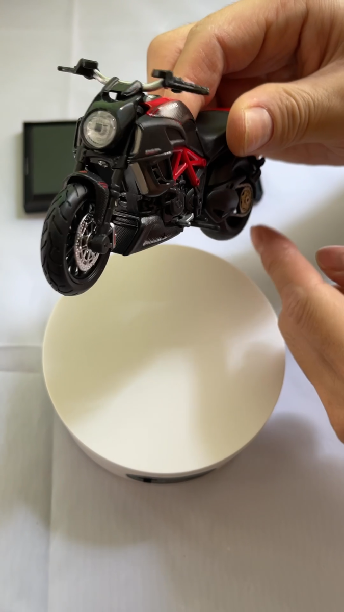 Miniatura Moto Ducati Diavel Carbon Coleção Maisto 1/18 Full Cor Preto Fosco E Vermelho - Foto 9