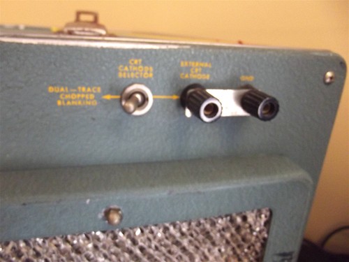 Tektronix 545A Oscilloscope-Powers Up & Responds-W/Type CA Plug In - SR256x - Picture 7 of 10