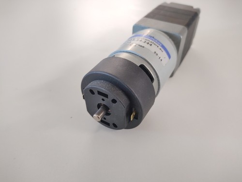 Motoriduttore Micromotors P205.24.244 a spazzole 24V 9Nm albero 10mm - Foto 2 di 4
