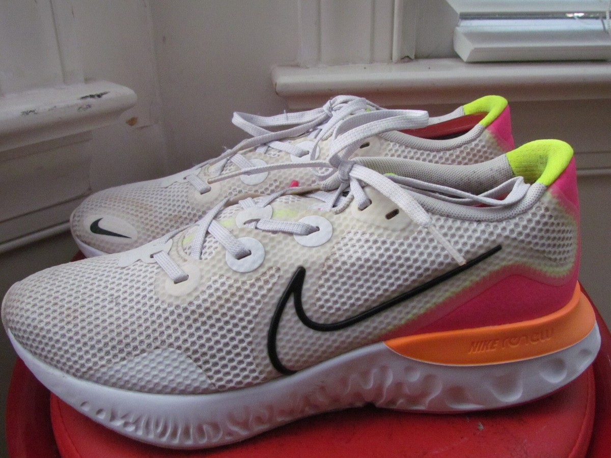 NIKE RENEW RUN WOMEN'S ATHLETIC SHOES SIZE 11