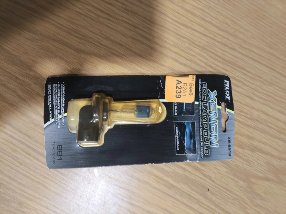 Bombilla antiniebla de xenón Pilot XB-881B, 12V/27W Foto 2 de 2