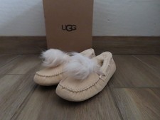 UGG W Dakota Pom Pom Moccasin Slippers Cream Suede Wool Women's Size 5 New Box