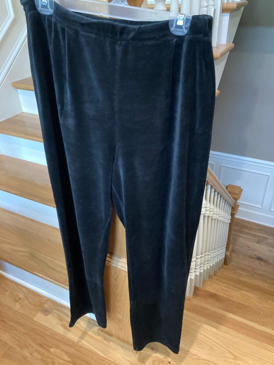 Talbots Woman's Size Medium Solid Black Velvet Pu… - image 1