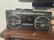 Magnavox D 8050 Boombox AM/FM Radio Cassette Recorder(only Am/fm Works)