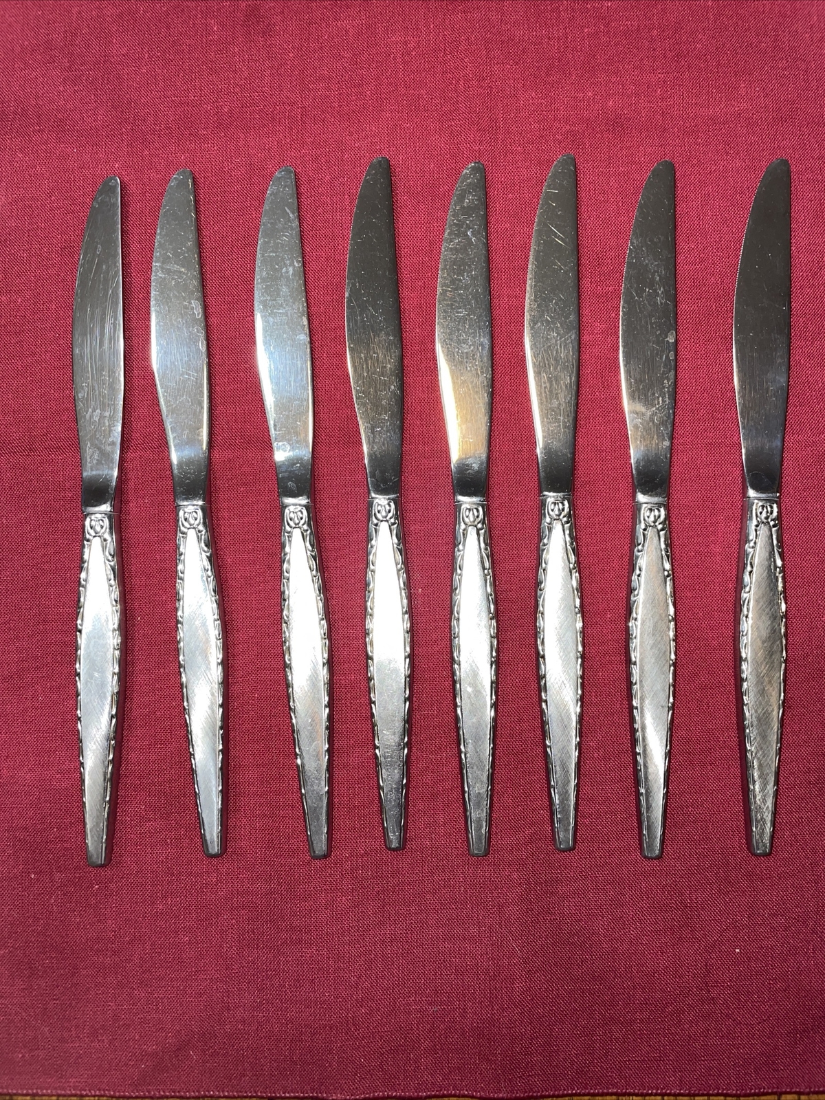 Oneida Venetia 8-Piece Dinner Knife Set in Community Stainless Burnished Finish with Free Shipping Included