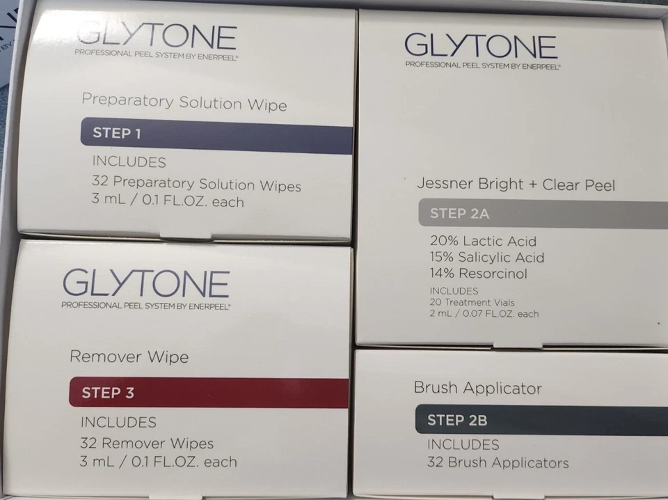 Glytone Jessner Bright + Clear applicator & Prep/post pad - Image 2 of 2