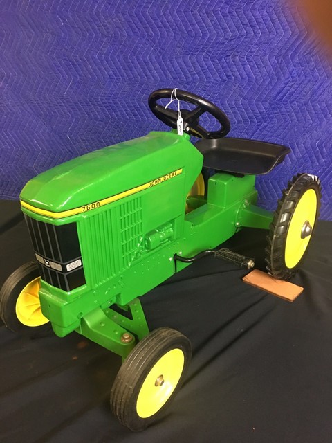 john deere 7600 pedal tractor