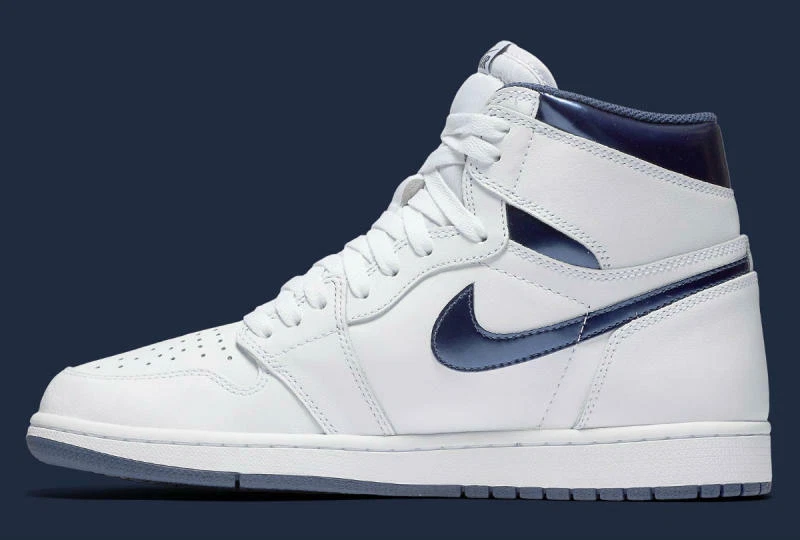 Nike Air Jordan 1 Retro High OG White Metallic Navy size 14. 555088-106. red