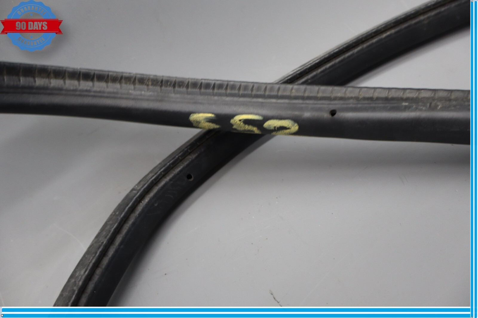 06-12 Bentley Continental Front Right Side Door Body Weatherstrip Seal Oem
