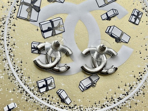 CHANEL CC LOGO 2 Tone Clear Crystals /Black enamel Earrings France 2023 NWT - Picture 3 of 6