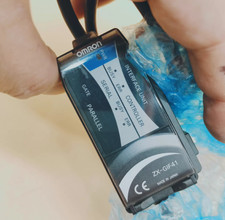 New In Box Omron ZX-GIF41 photoelectric senso...