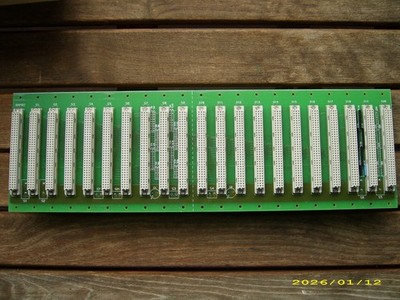 BackPlane BUS-Board 19Zoll , C 64 pol. 21 Slot 4-TE , Z80 EURO-Platinen , NEU !