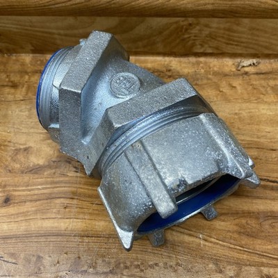 Thomas & Betts, 3 inch, 45 Degree Liquidtight Conduit Connector 3''